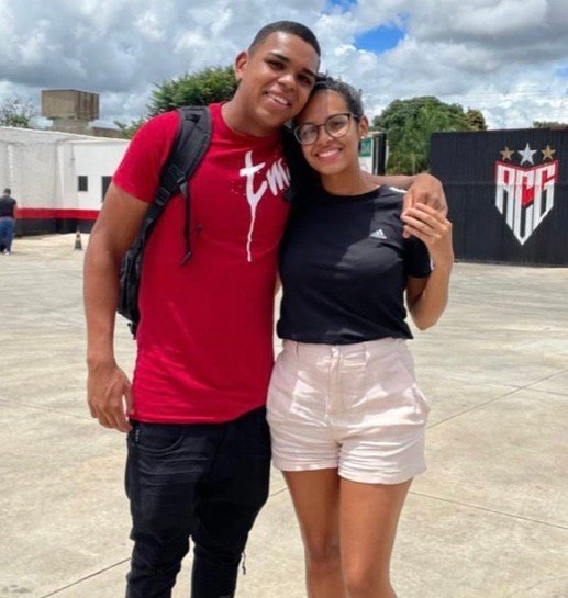 Emprestado pelo Vila Nova ao Atlético-GO, Gustavo já treina no Dragão (Foto: Reprodução/Instagram Gabriella Negreiros)