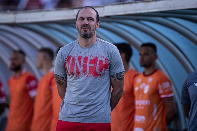 Allan Aal avalia vitória do Vila Nova, estreia dos novos reforços e destaca: "é o primeiro passo"