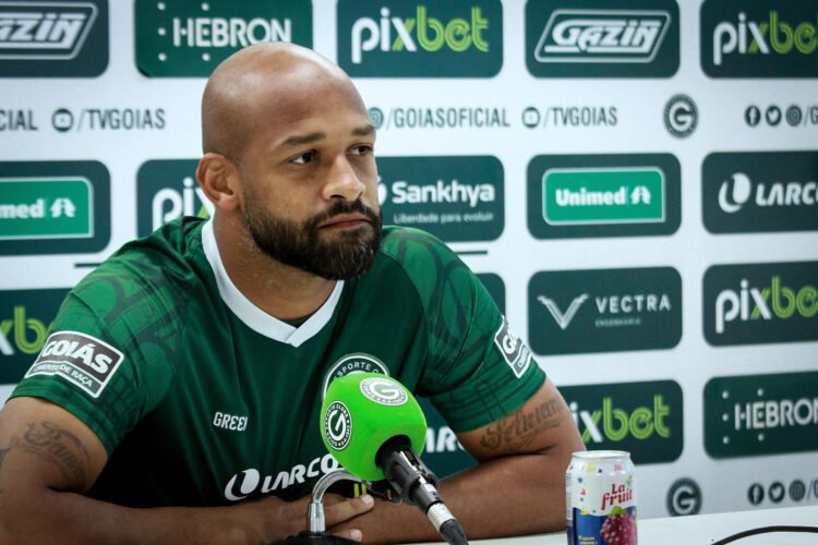 Fellipe Bastos analisa semana cheia no Goiás e comenta sobre punição ao Atlético-GO