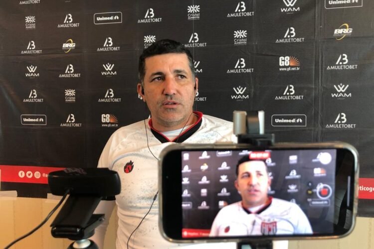 No comando do Atlético-GO, Eduardo Souza fala sobre provável escalação para partida deste sábado contra Avaí; confira
