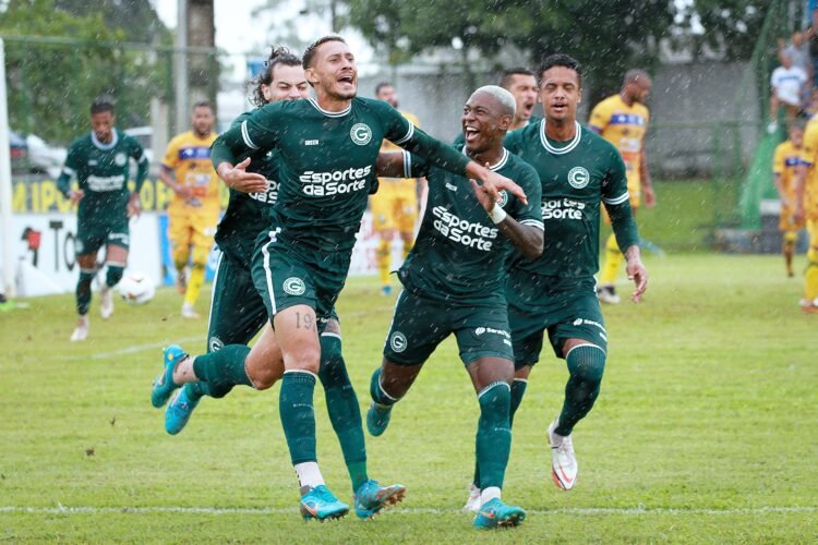 Em partida equilibrada, Goiás vence Iporá fora de casa e respira aliviado no Campeonato Goiano