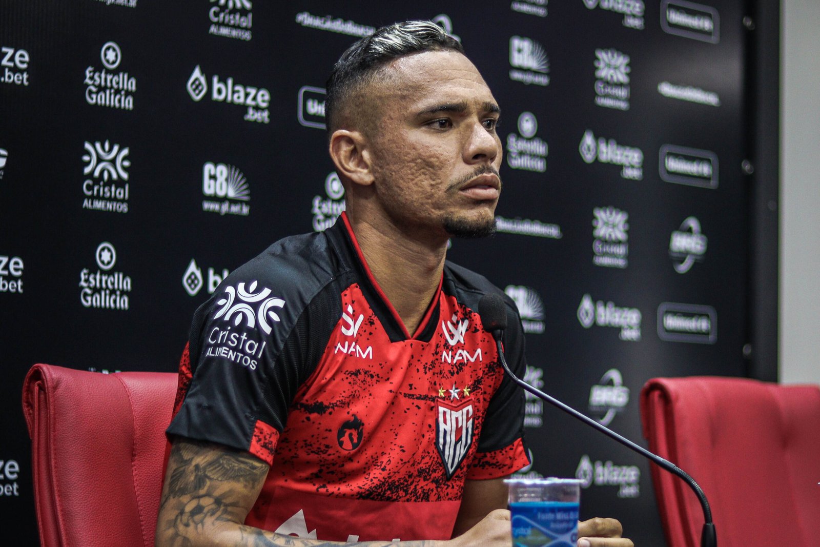 Luiz Fernando comenta sobre o próximo jogo do Atlético-GO e seus objetivos no clube "quero ser artilheiro do campeonato"