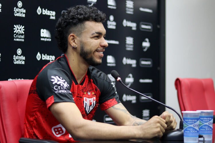Após jogo-treino Moraes comenta sobre partida e seu desempenho no Atlético-GO