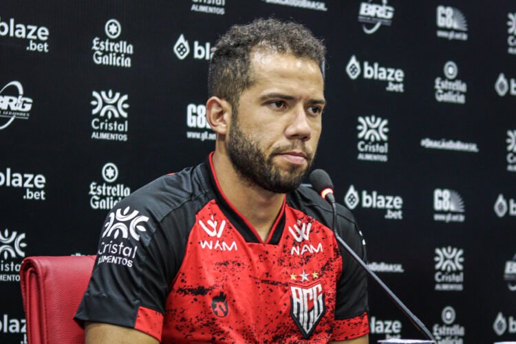 "O clássico é decidido em detalhes" diz Rodrigo Soares sobre a próxima partida do Atlético-GO