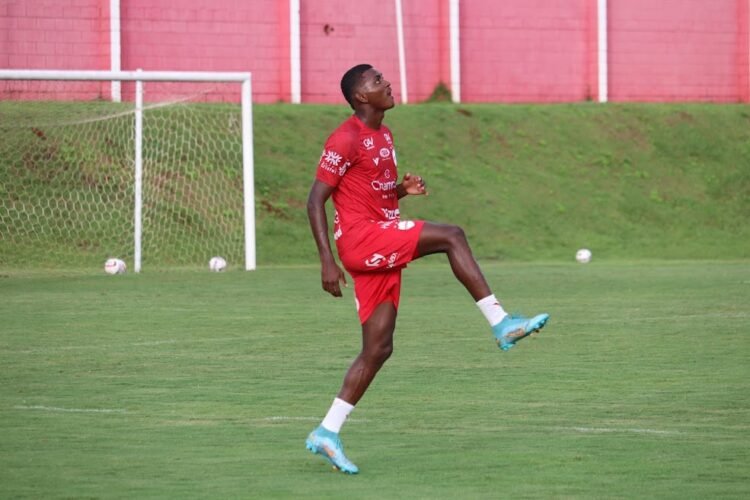 Atacante da base do Vila Nova é emprestado para clube português; camisa 11 atuou na Copinha pelo Tigre