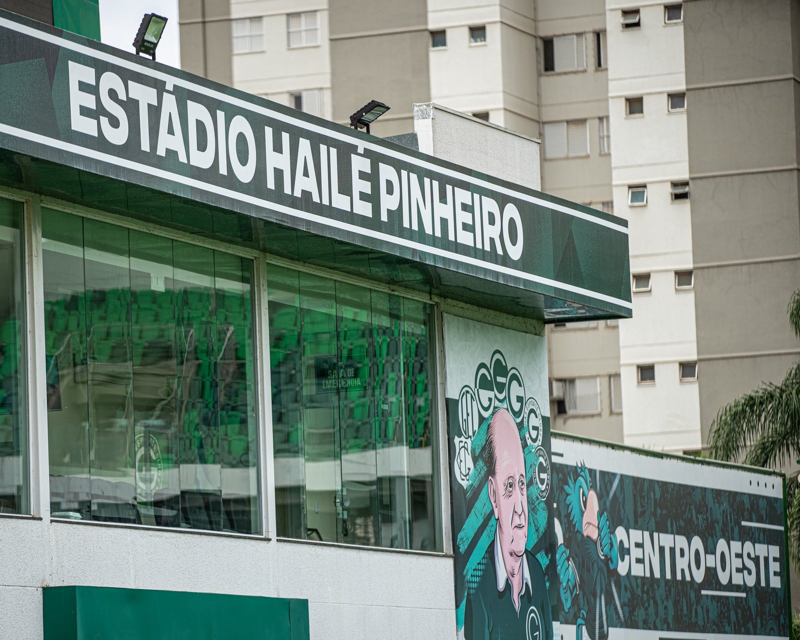 Comenda Hailé Pinheiro! Presidentes de Atlético-GO, Goiás, Vila Nova e Aparecidense, além de mais 12 personalidades, são homenageados em Goiânia