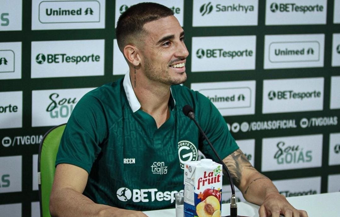 Para "voltar a sorrir"! Thiago Galhardo comenta chegada no Goiás e explica motivos que o trouxeram ao clube esmeraldino